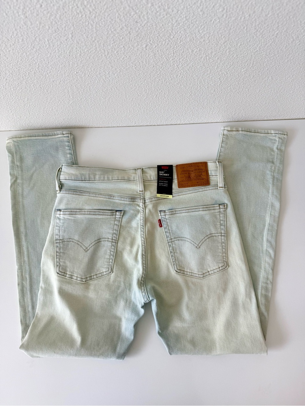 NWT Levi’s Premium 510 Skinny Jeans 32x30 Light Ice Wash Blue Flex Tencel Strech